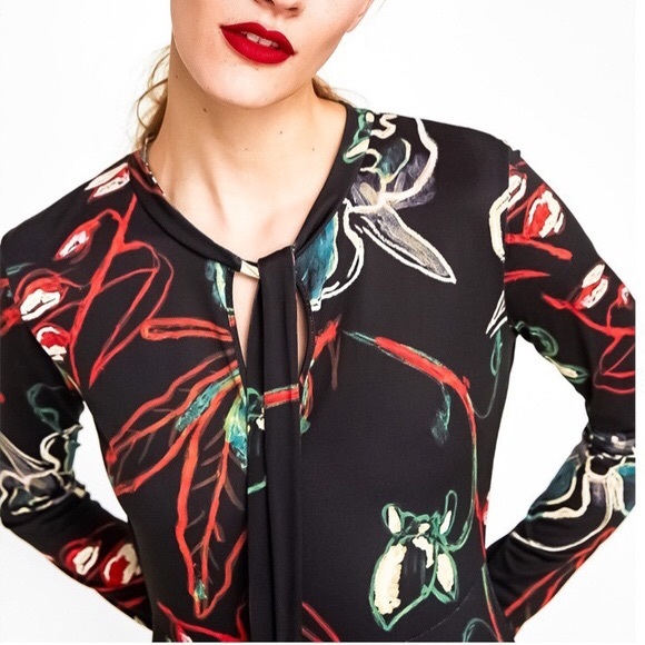 Zara Dress with Bow at the Neck - Picture 6 of 8